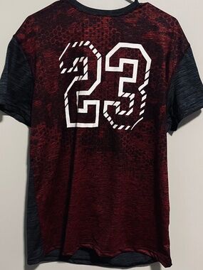 Men’s athletic graphic -T-shirt -23 sports tee